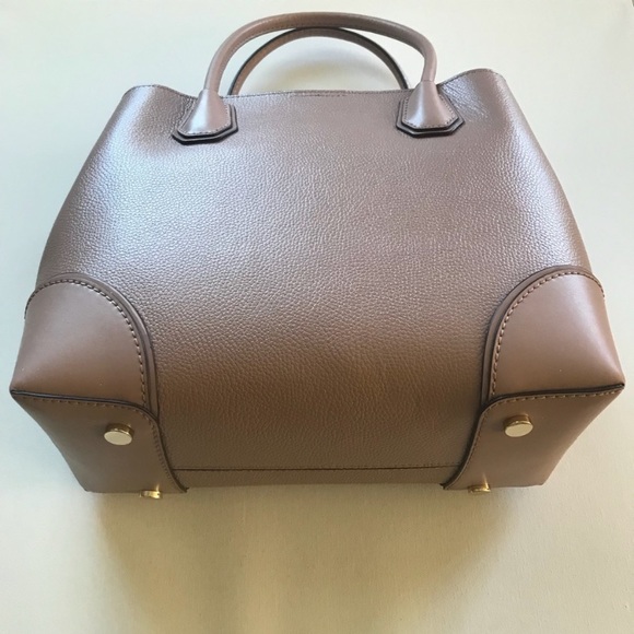 SOLD! NWT! Cute Michael Kors Handbag - Picture 6 of 16